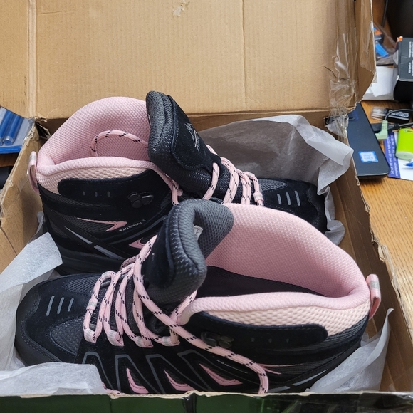 Ladies Hiking Boots - Picture 9 of 10